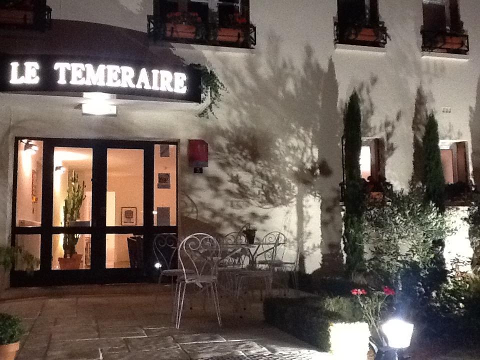 Hotel Le Temeraire Charolles Buitenkant foto